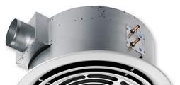 Stropní indukční vyúsť s kruhovými centrickými vyfukovacími štěrbinami, jmenovitá šířka 600 nebo 625 mm, vertikální výměník tepla a vana na kondenzát 